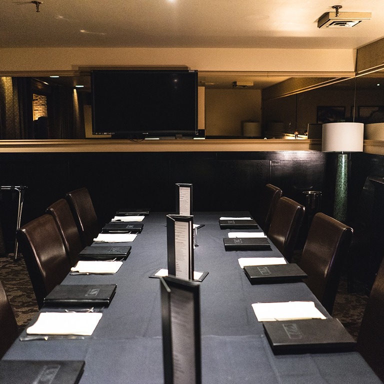 Vons Steakhouse and Oyster Bar