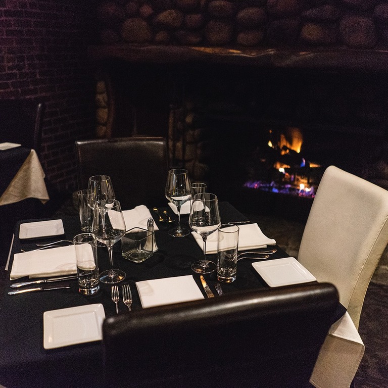 Vons Steakhouse and Oyster Bar