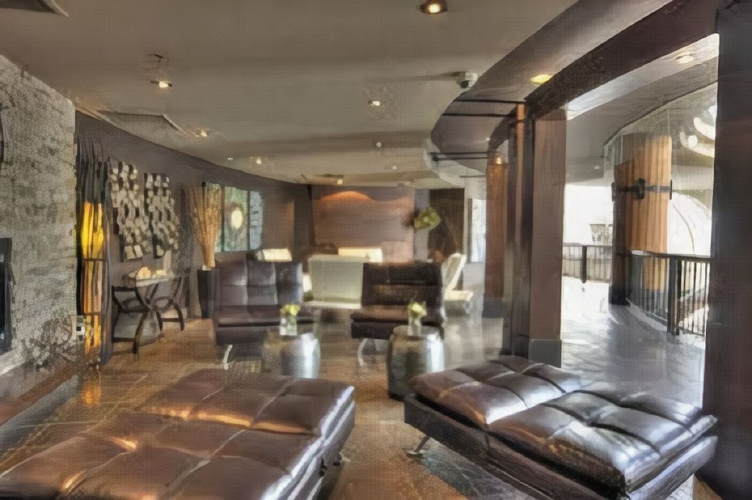 Lonsdale Quay Hotel
