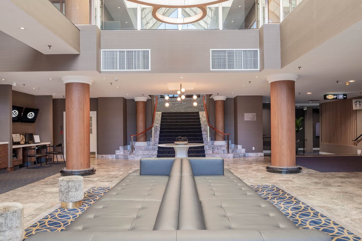 Sandman Signature Mississauga Hotel