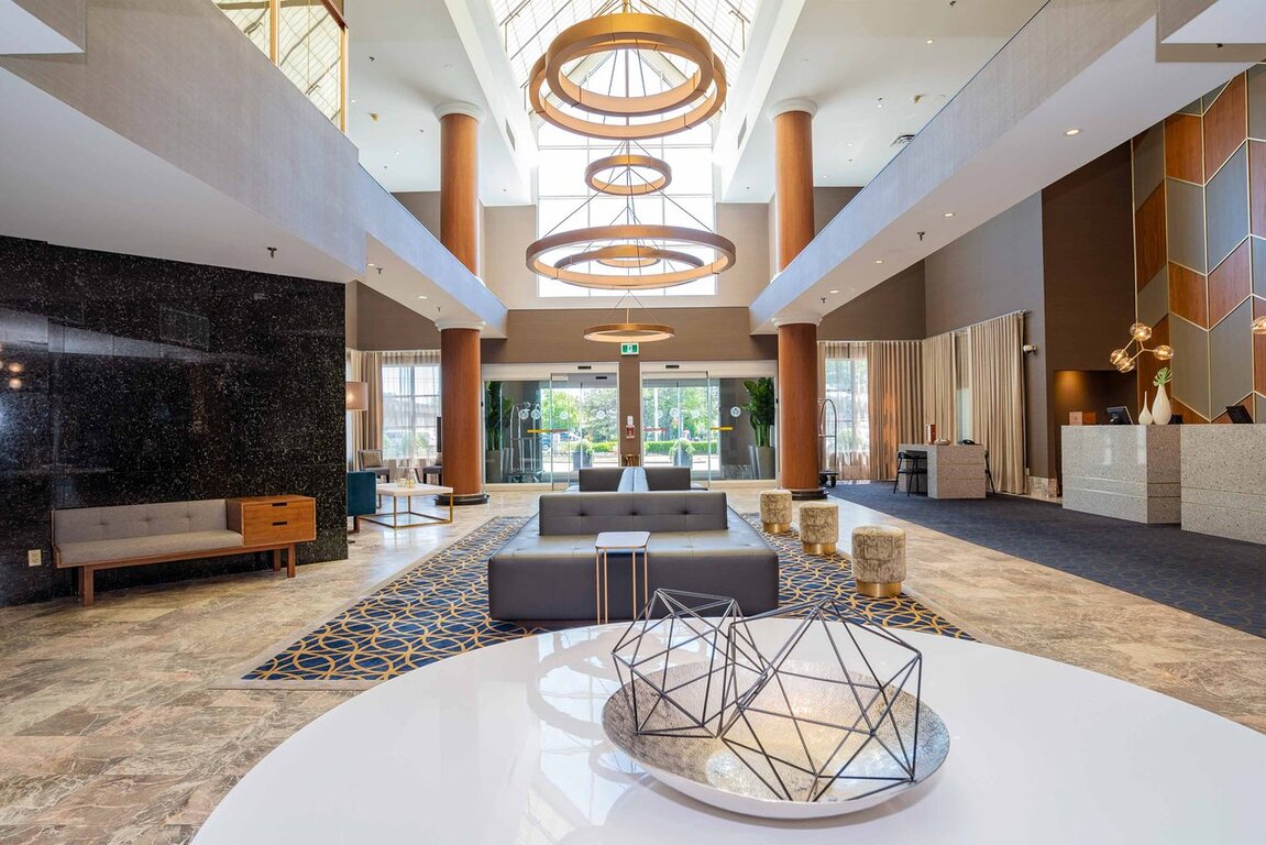 Sandman Signature Mississauga Hotel