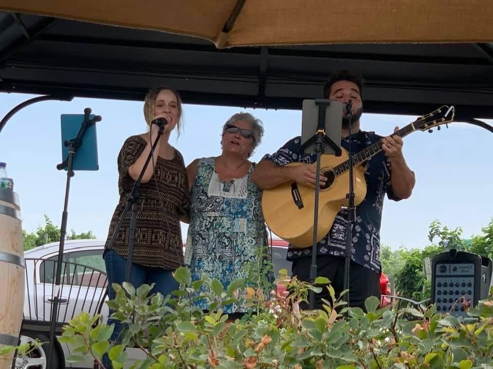 Two's a Pair - Live Entertainment