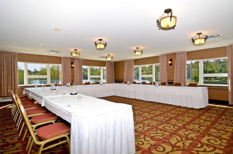 Best Western Plus Chocolate Lake Hotel