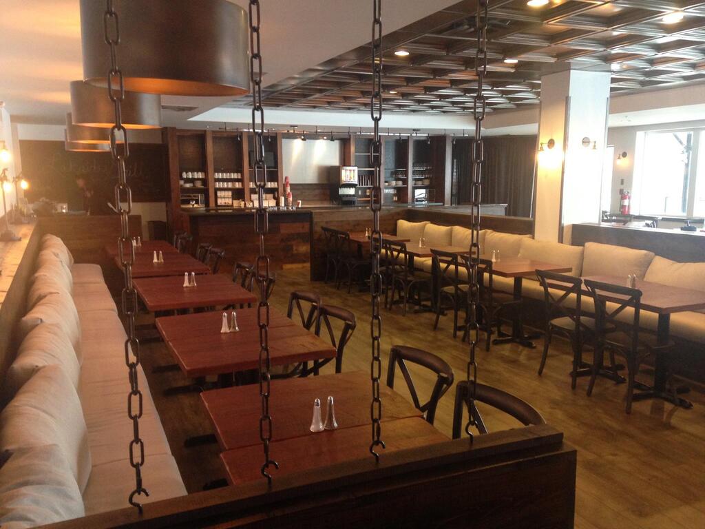 Best Western Plus Chocolate Lake Hotel