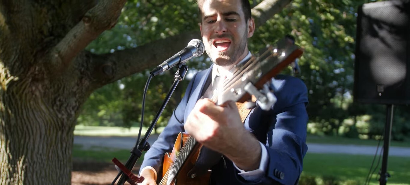 Brian Barber - Singer/Guitarist/Pianist