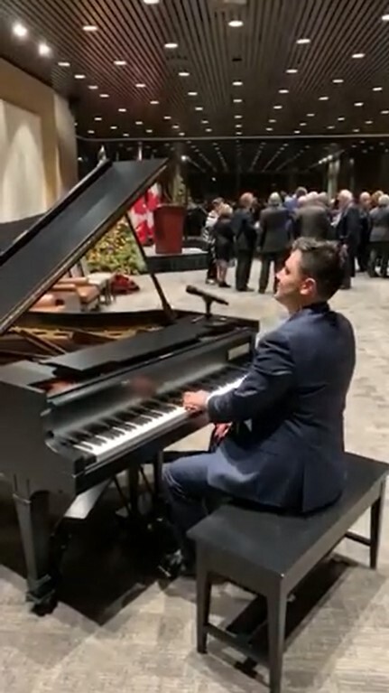 Nicholas Deek Pianist