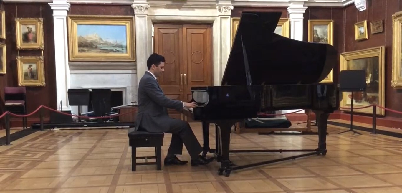 Nicholas Deek Pianist