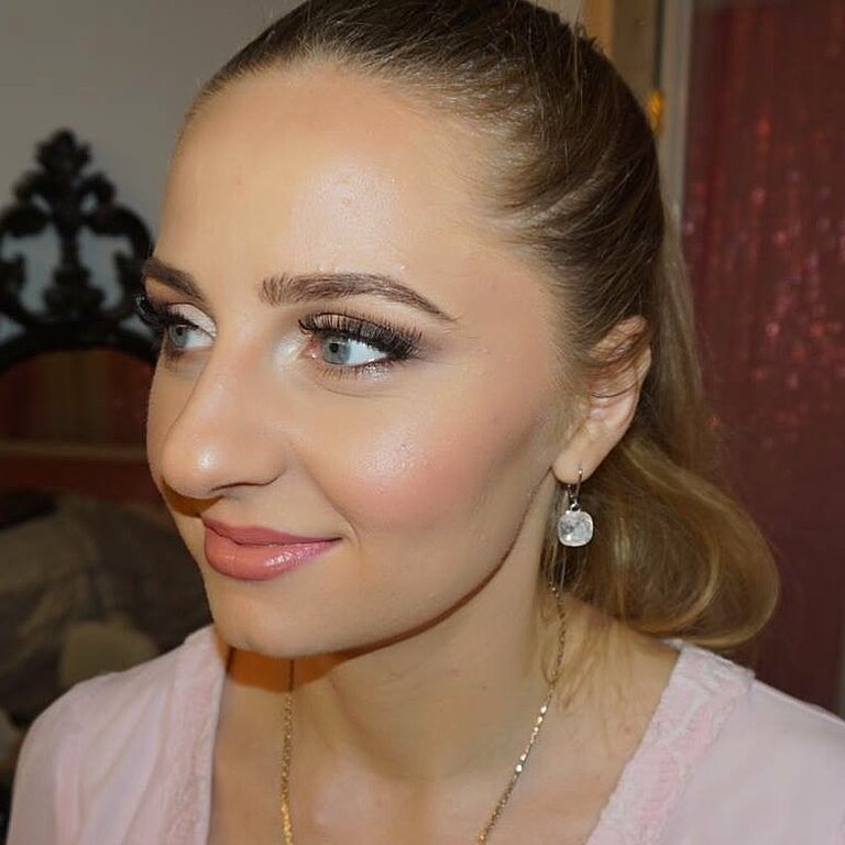 Nicole Alvarez Makeup Artist