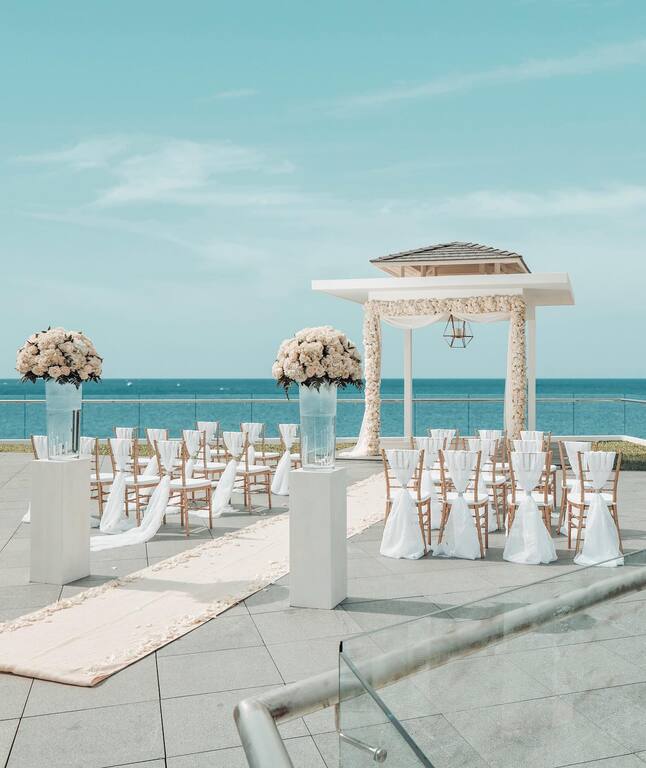 DestinationWeddings.com