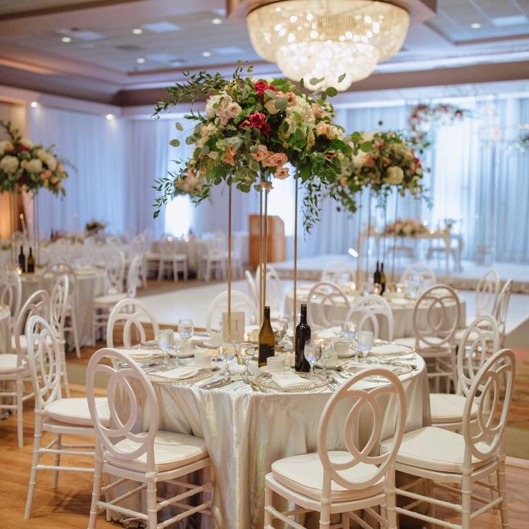 https://i.weddinghero.ca/gallery/5221/preview_pearl-decor_KrwnbB9j.jpg