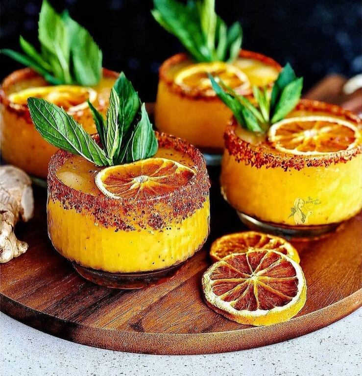 Mixologists Bartending