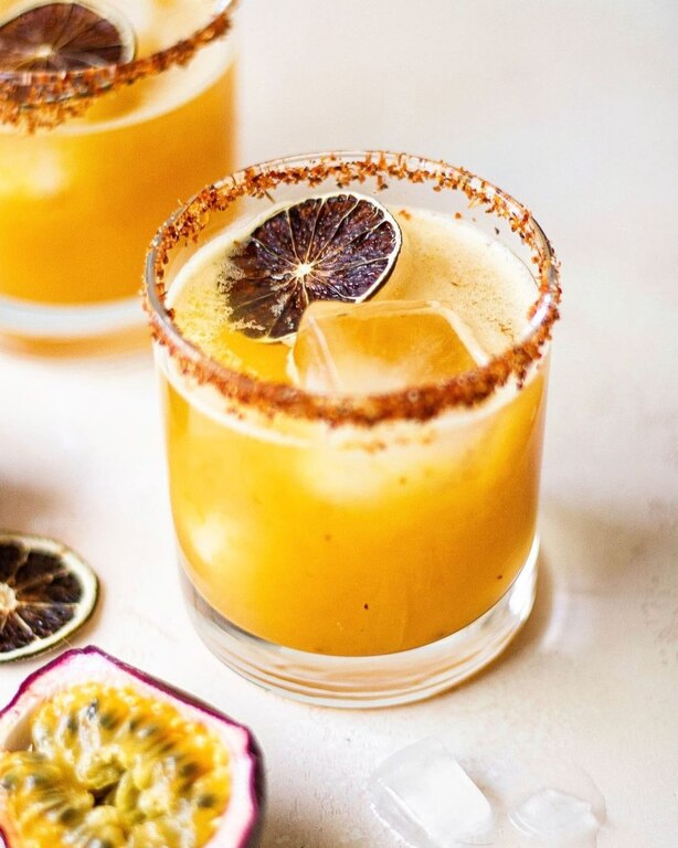 Mixologists Bartending