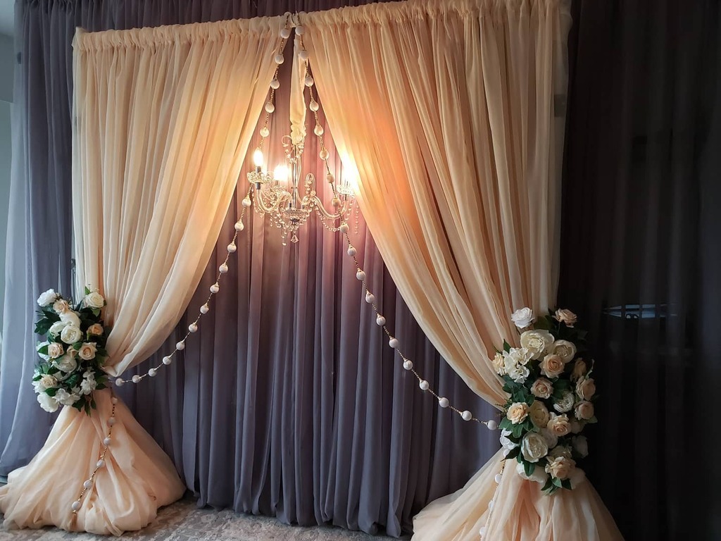 Devora Flowers and Designs