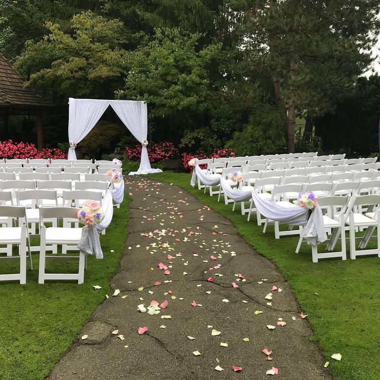 A and R Elegant Chic Designs