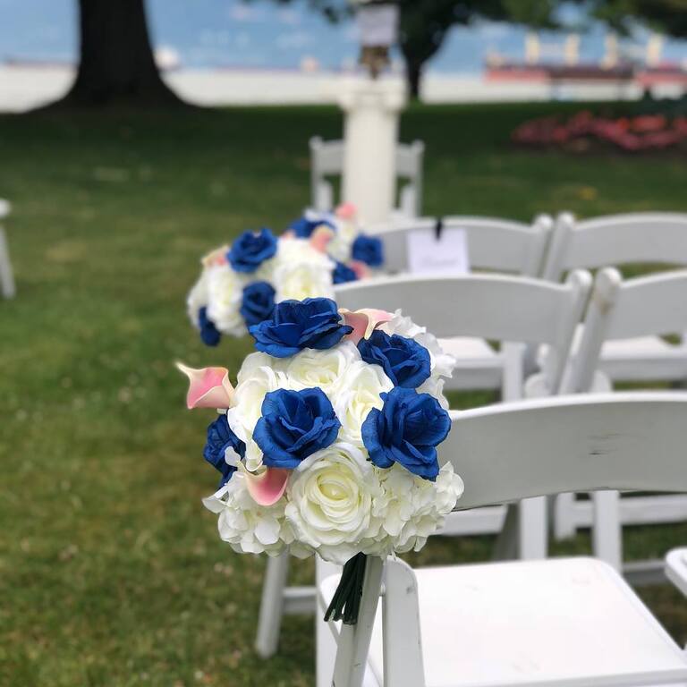 A and R Elegant Chic Designs