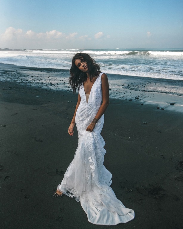 Boho Wedding Dresses and Veils, Vancouver Bridal Shops, Elika In Love –  Elika In Love