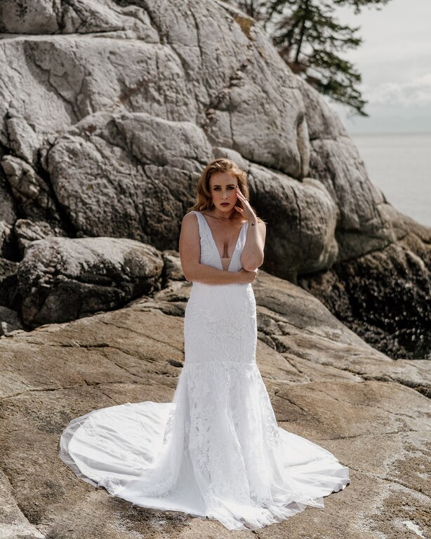 Backless Lace Wedding Dress, Vancouver Boho Brides, Elika In Love – Elika  In Love