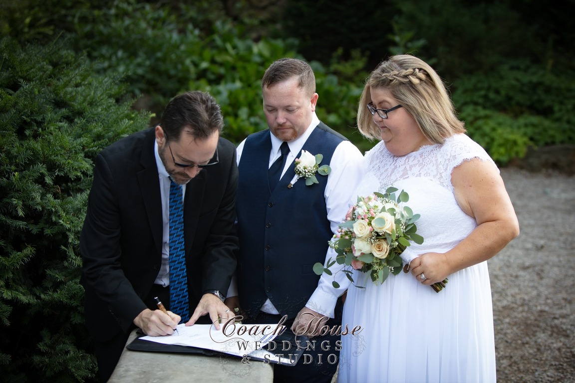 Coach House Weddings Officiant Mississauga Weddinghero.ca