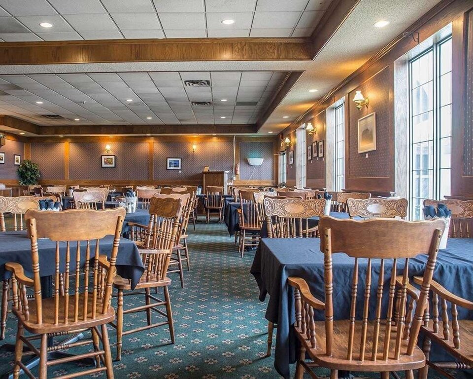 Woodstock Quality Hotel and Suites