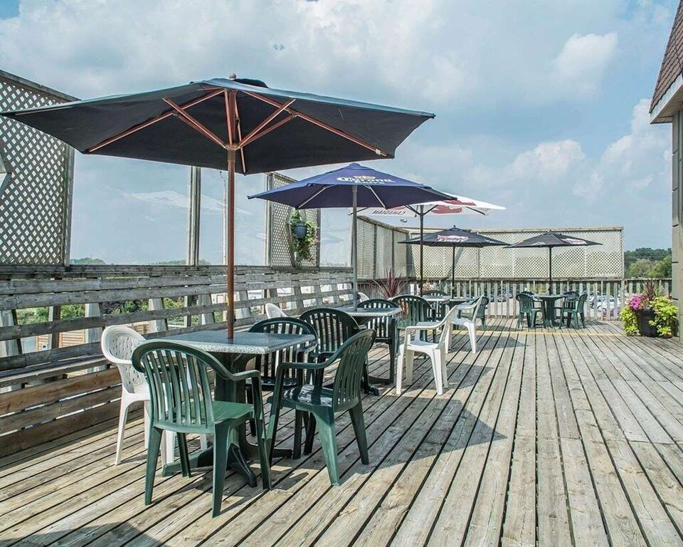 Woodstock Quality Hotel and Suites