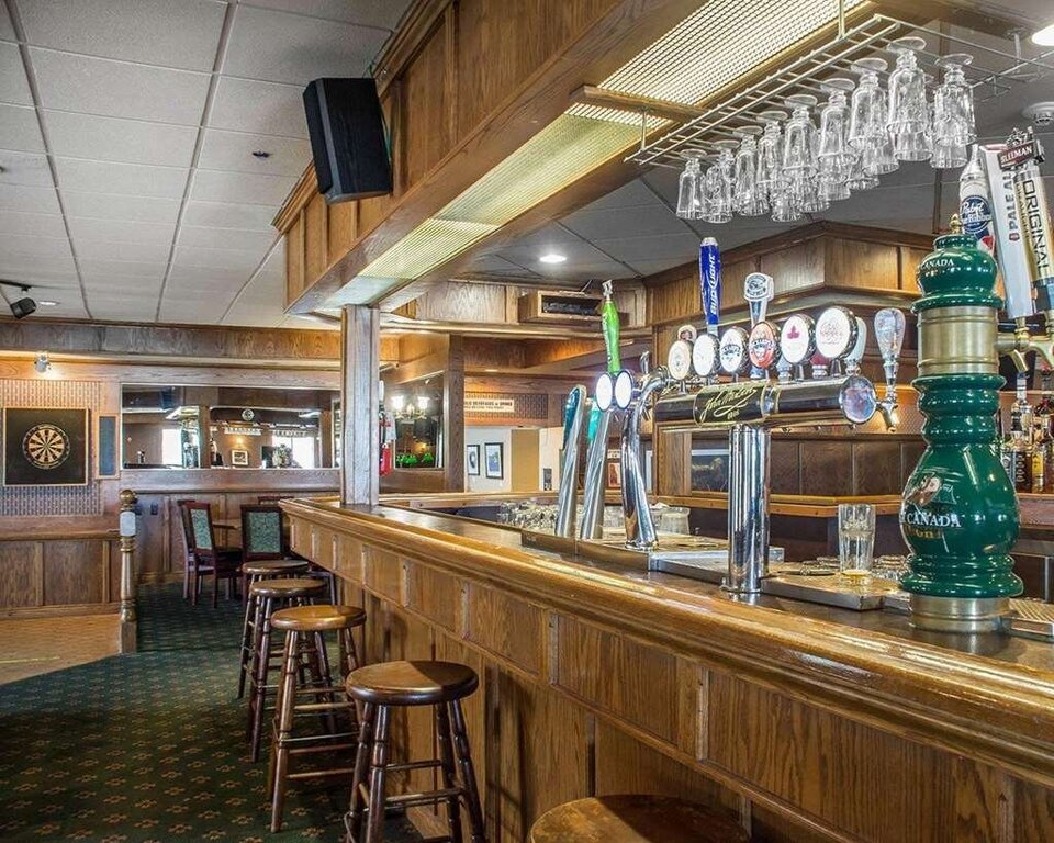 Woodstock Quality Hotel and Suites