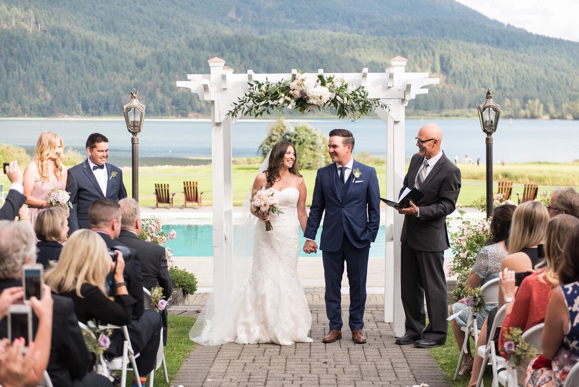 Rowena’s Inn on the River