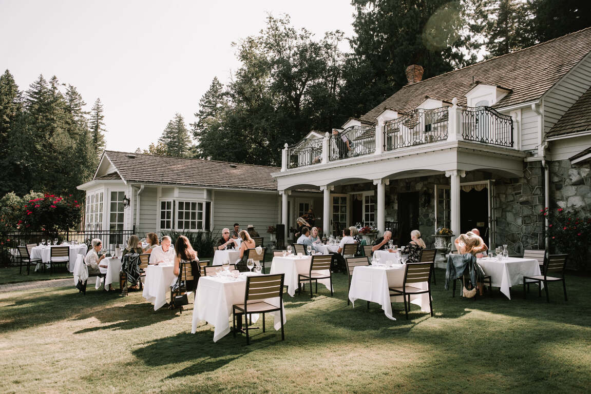 Rowena’s Inn on the River