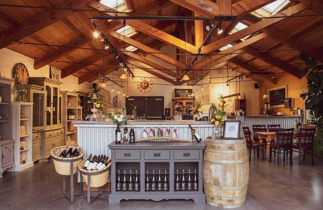 Ripples Estate Winery Venue Abbotsford Weddinghero.ca