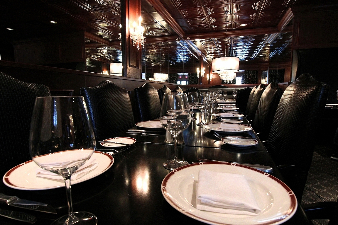 Stakeout Dining Room & Lounge