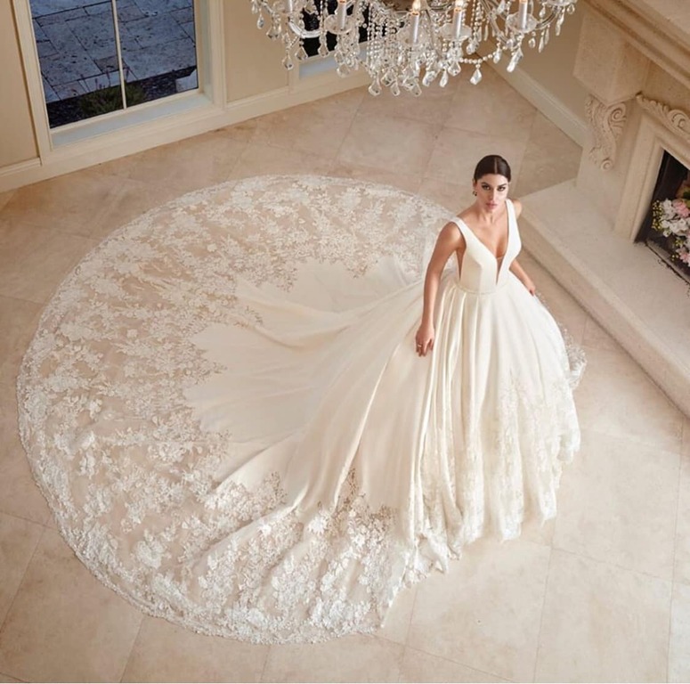 Creme hotsell wedding dress