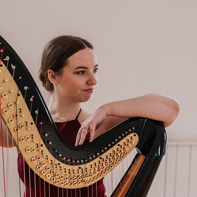 Hannah Warren, Harpist