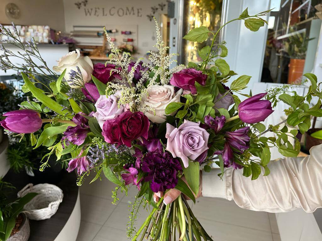 Luda Flower Salon