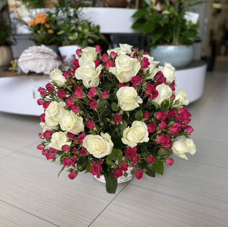 Luda Flower Salon
