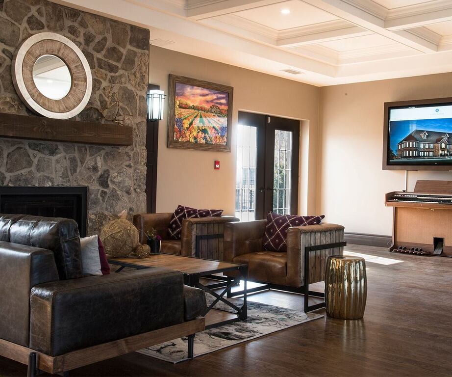 Lundy Manor Wine Cellars Venue Niagara Falls Weddinghero.ca