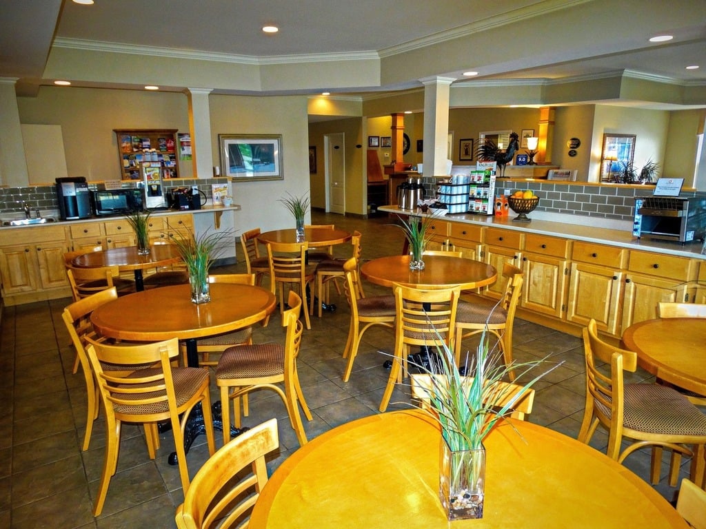 Sussex Amsterdam Inn