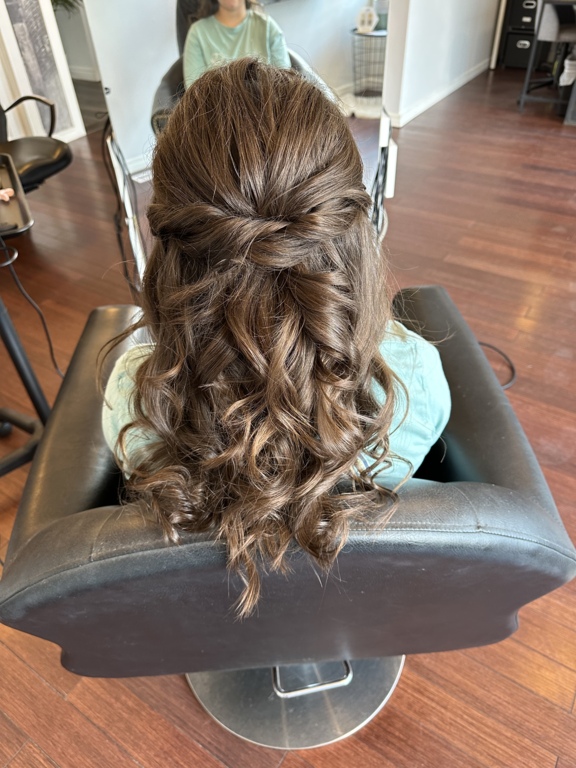 Kelly Hastings Hair and Make Up