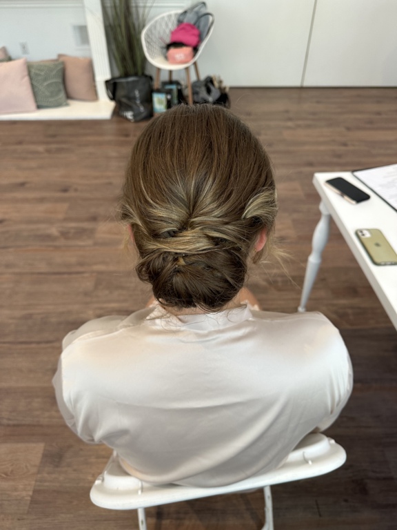 Kelly Hastings Hair and Make Up