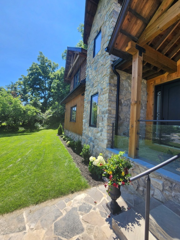 Raspberry Estate
