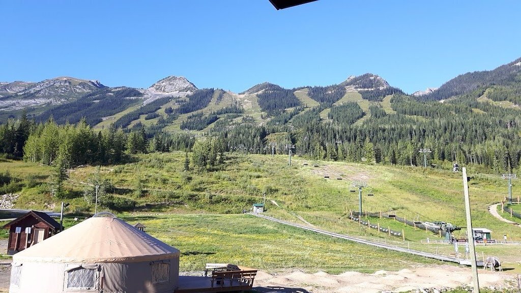 Glacier Mountaineer Lodge