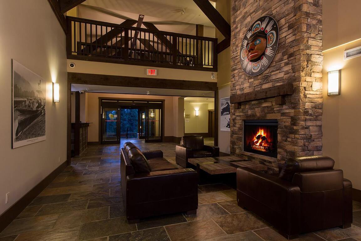 Glacier Mountaineer Lodge