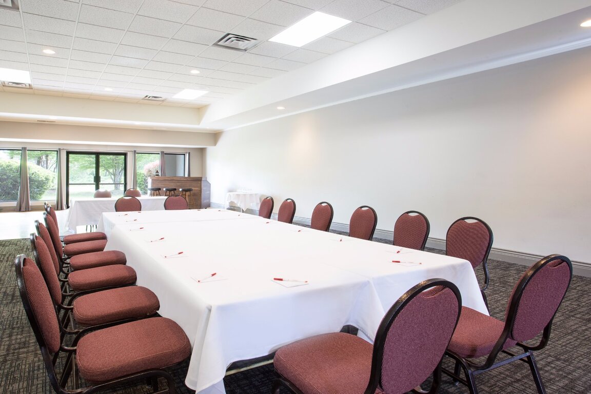 Ramada Duncan Hotel