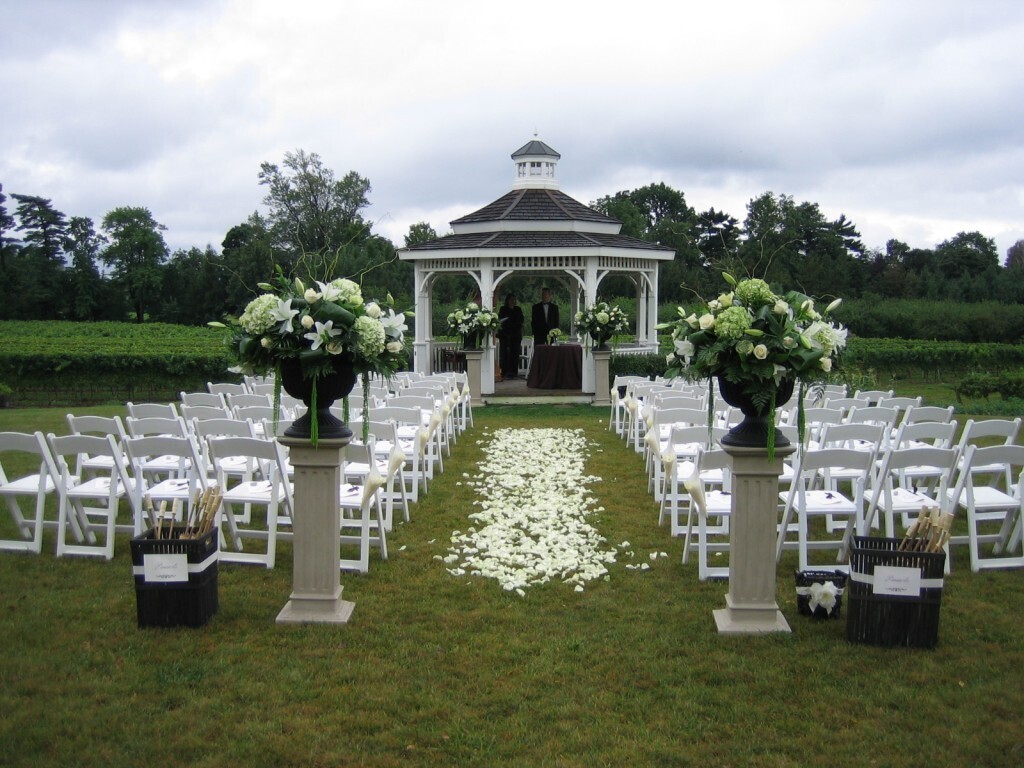 Riverbend Inn & Vineyard