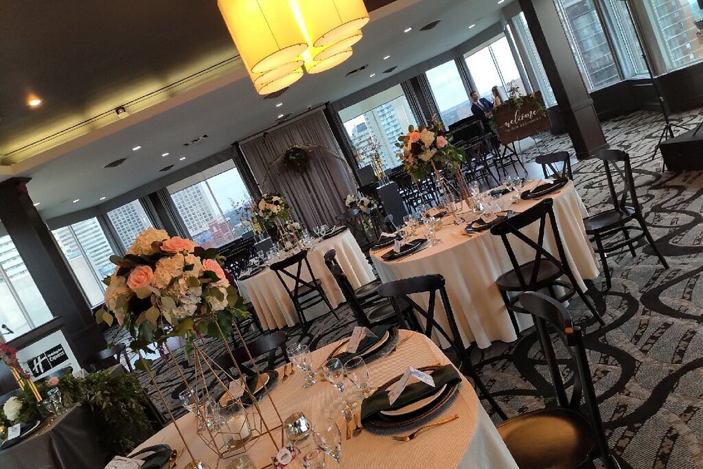 Holiday Inn Express Edmonton Downtown