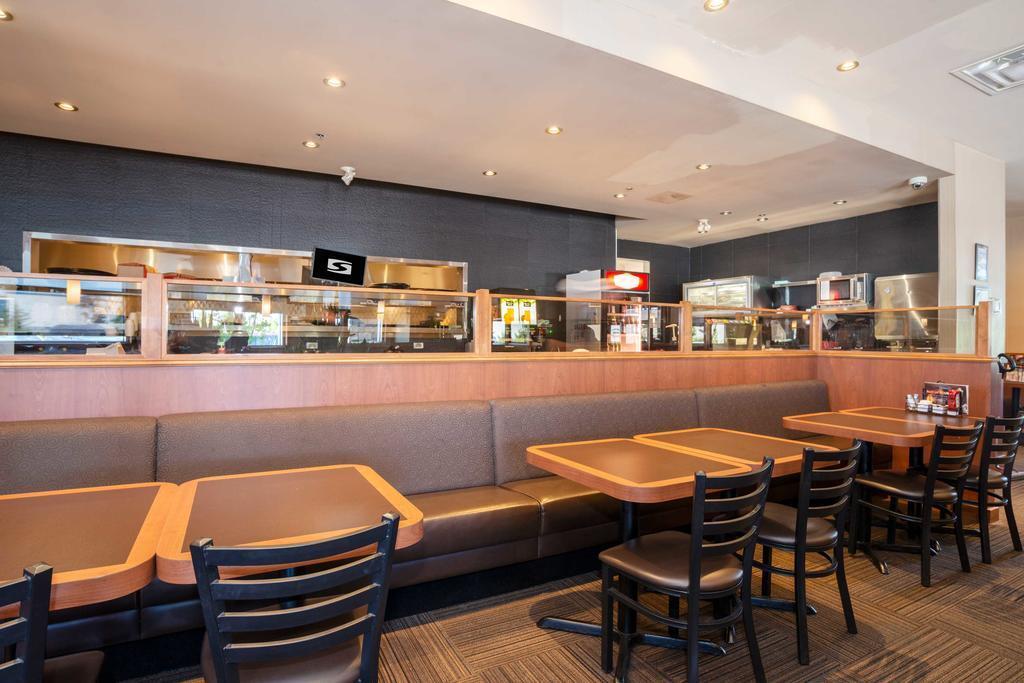 Chop Burloak Oakville