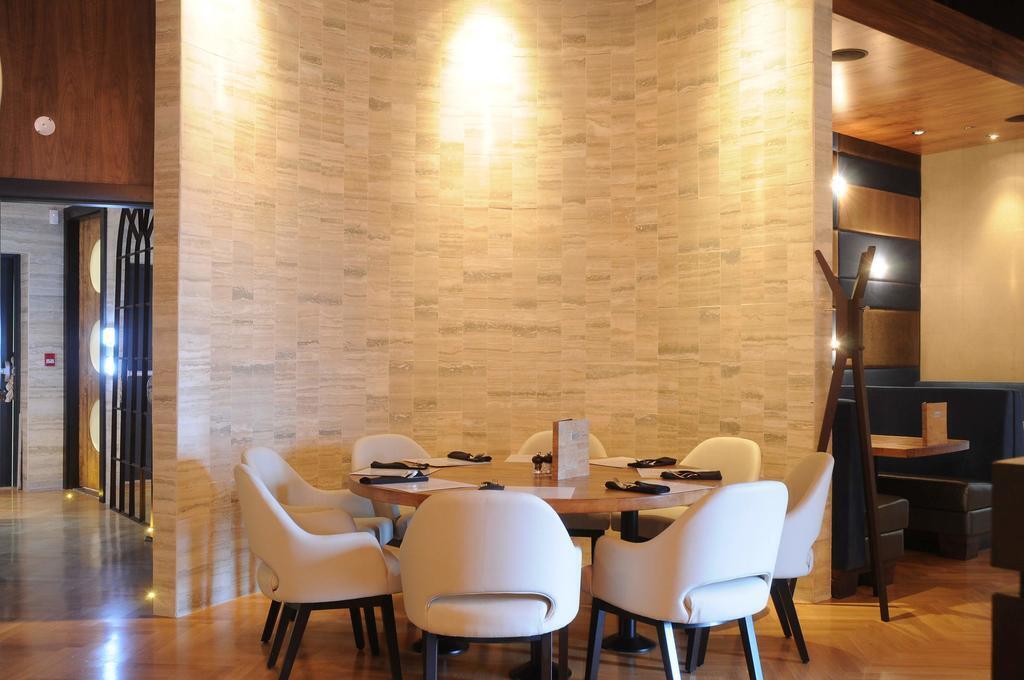 Chop Burloak Oakville