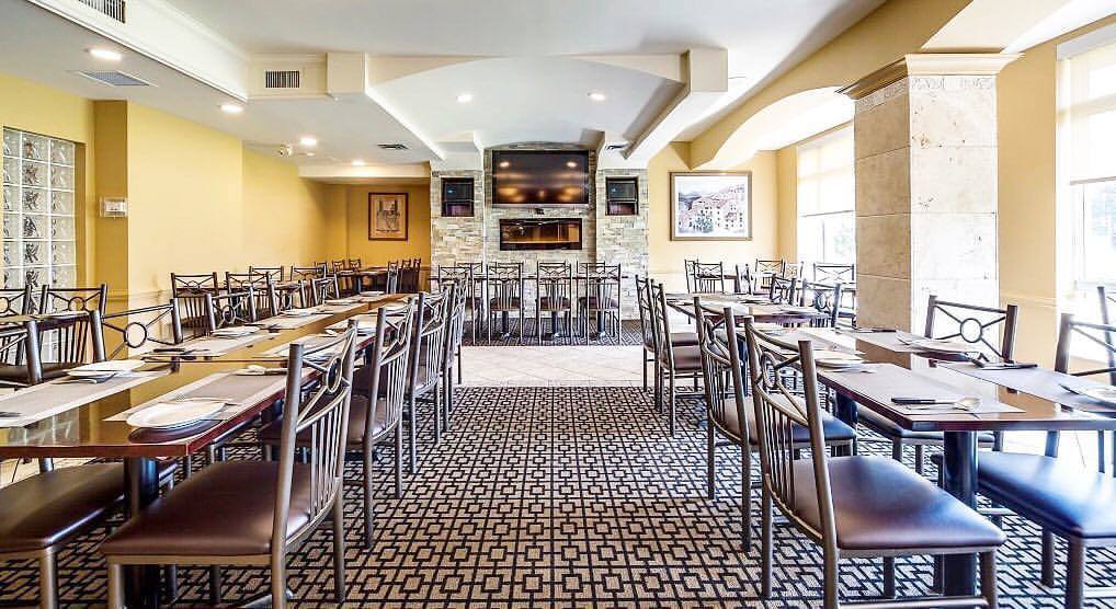 Monte Carlo Inn Oakville Suites