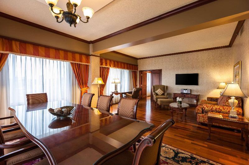 Hotel Place Dupuis Montreal Downtown